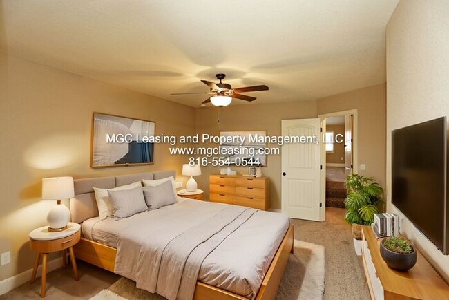 Building Photo - Eagle Creek Townhome with primary bedroom and bath on 1st level! June Specials Available