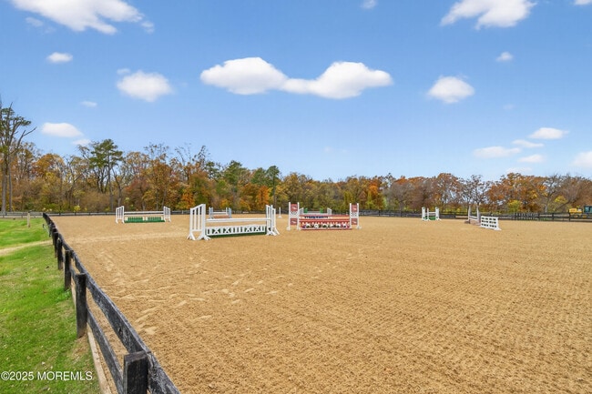 Building Photo - 52 Hill Rd