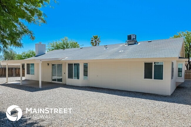Building Photo - 1506 W Lama Dr
