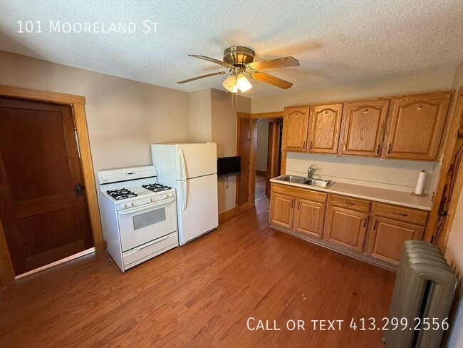 Building Photo - 101 Mooreland St