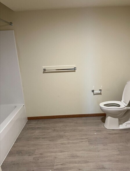 Building Photo - 350 Elk Village Dr