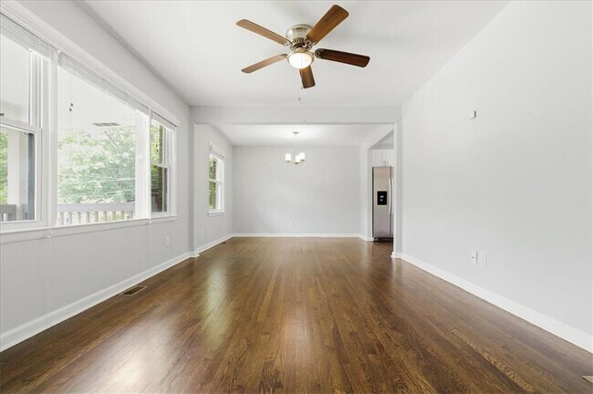 Building Photo - 2705 Lincoln Ct NW