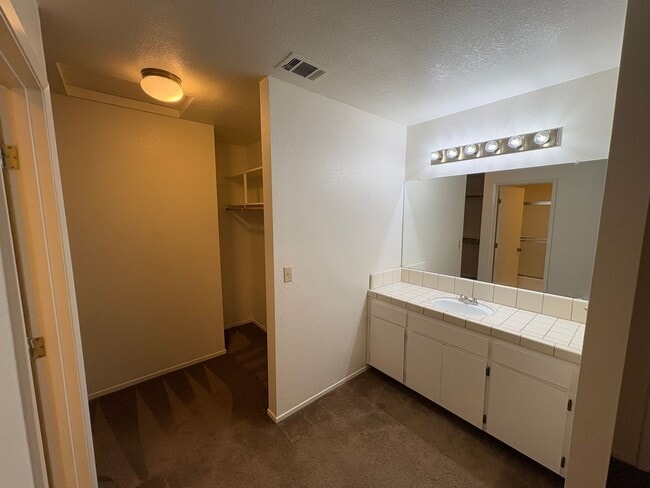 Building Photo - NW Condo coming soon!