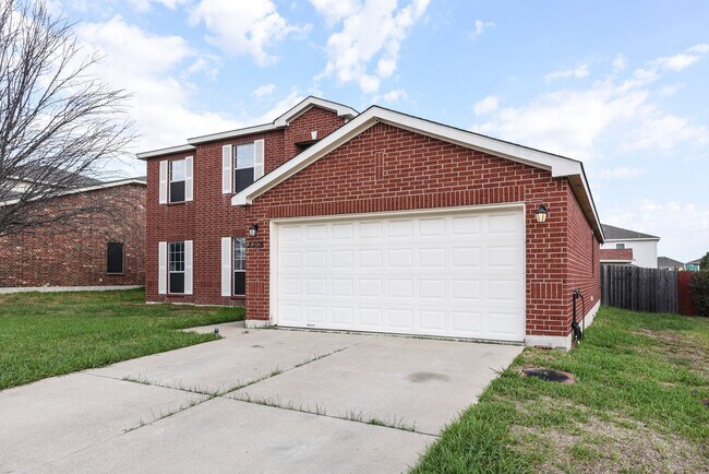 Building Photo - Elegant 4BR/3BA Home with Fireplace, Bonus Room and Open Layout!