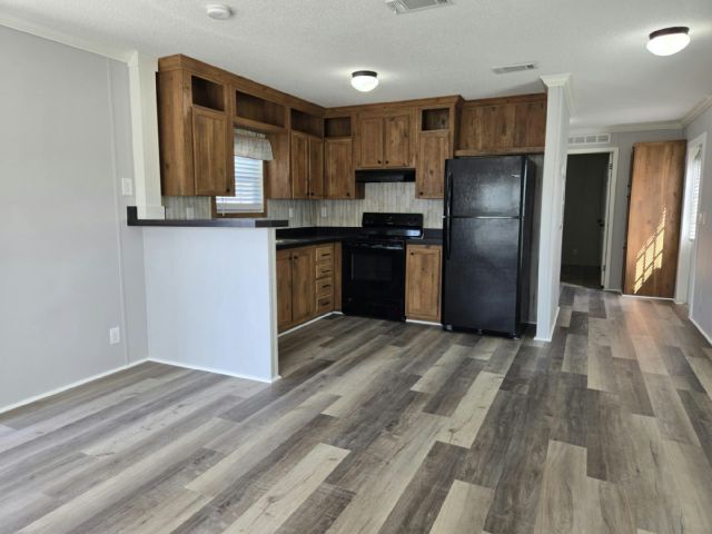 Building Photo - 6 Forest Ln