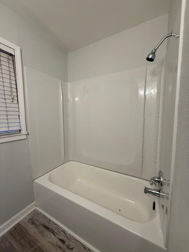 Building Photo - 3415 Willow Ln Dr