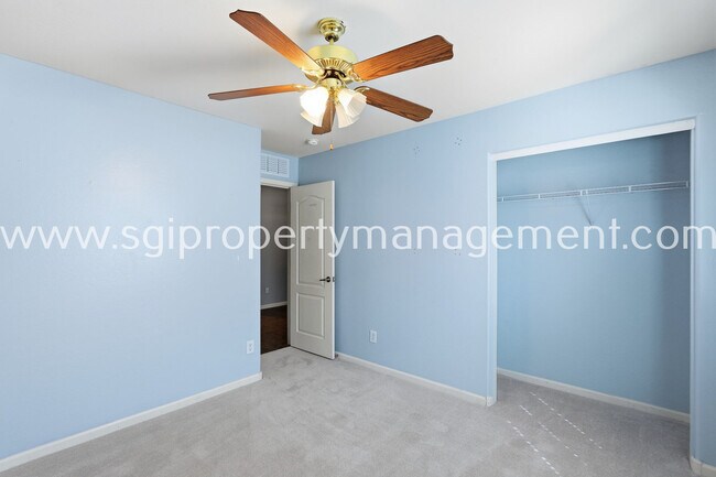 Building Photo - 12148 W Electra Ln
