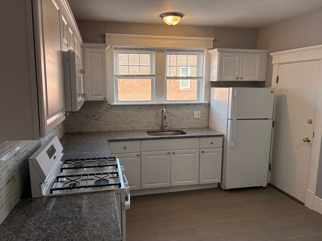 Building Photo - BLACKSTONE BLVD ASSOCIATES (20)