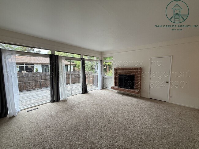 Building Photo - Spacious Three Bedroom Carmel Valley Villa...
