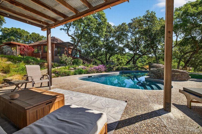 Building Photo - 3662 Lovall Valley Rd