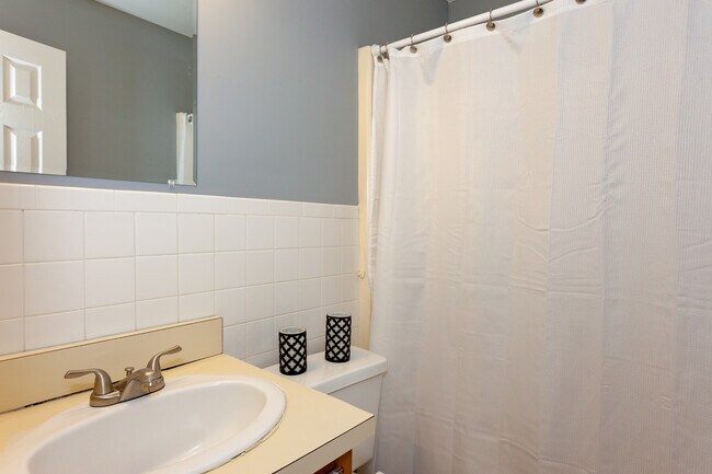 Building Photo - 3600 Ladywood Ct