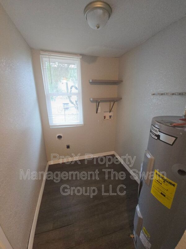 Building Photo - 2119 Park Ave