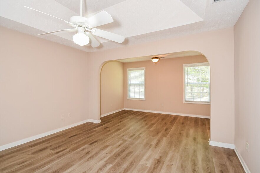 Building Photo - 217 E Skyline View