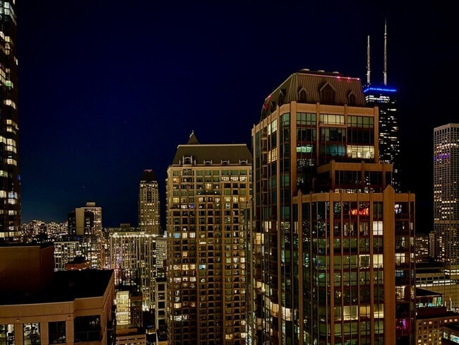 Building Photo - 10 E Ontario St