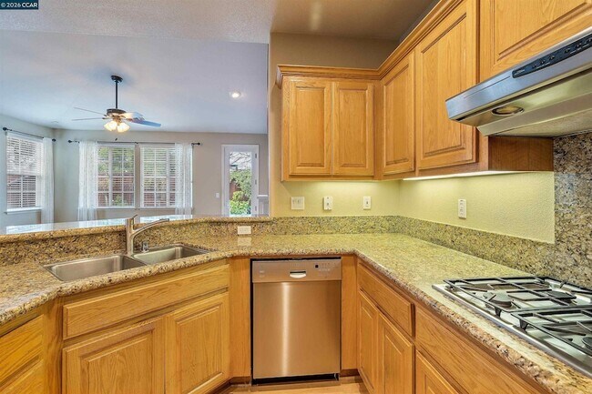 Building Photo - 350 Caroni St