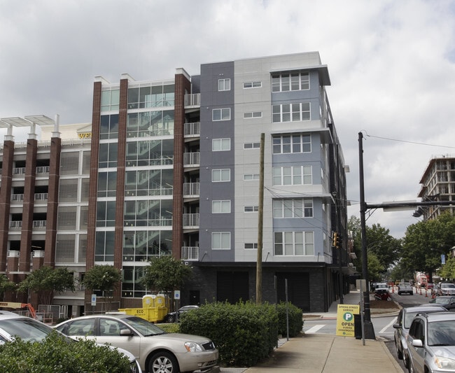 100 East Greenville, SC Apartment Finder