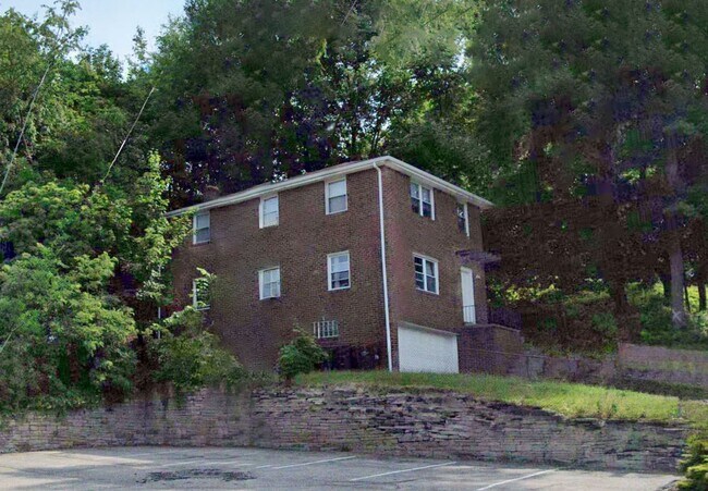 Building Photo - 2 Bedroom Apartment with Garage in McCandless!