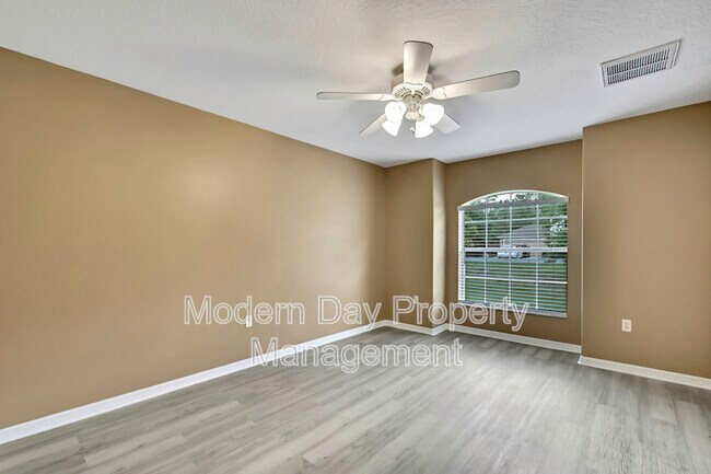Building Photo - 12320 Papercraft Ave