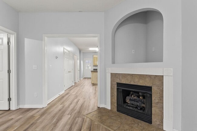 Building Photo - Nice 3 Bed 2 bath Home Available! Schedule...