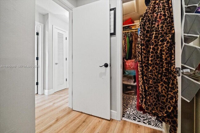 Building Photo - 5402 NW 25th Terrace