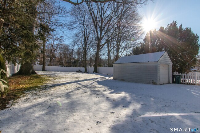 Building Photo - 10 Greenwood Ave