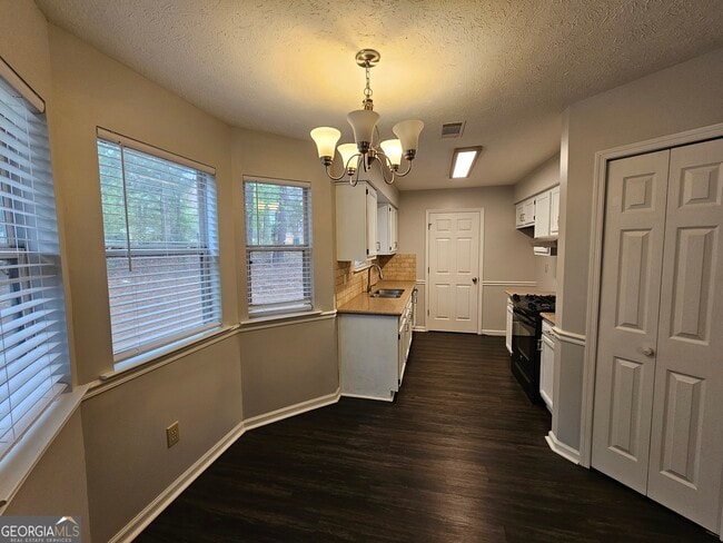 Building Photo - 40 Peachtree Way