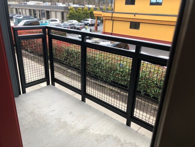 Building Photo - 150 E 15th Ave