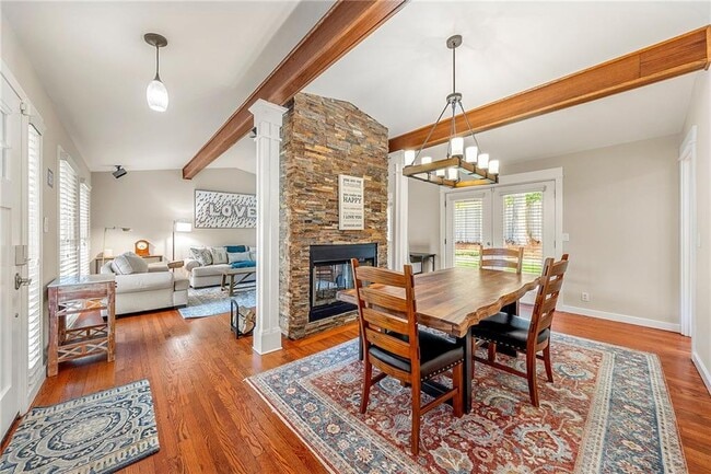 Building Photo - 235 Hillside Dr NW