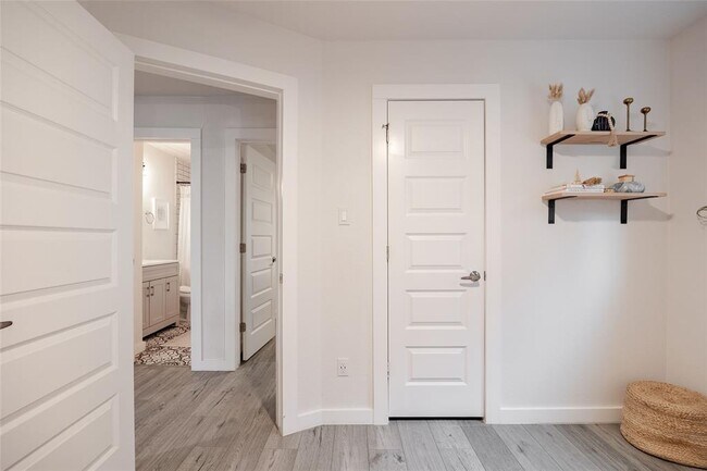 Building Photo - 4601 Candletree Ln