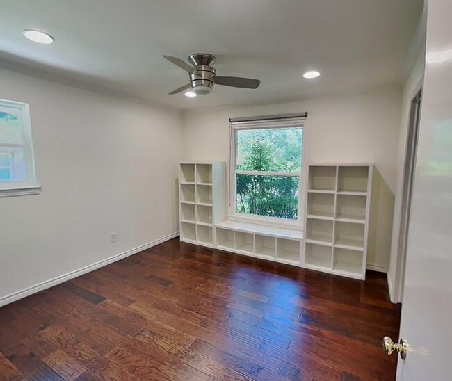 Building Photo - Style, Space & Sophistication in the Heart of Overton West!