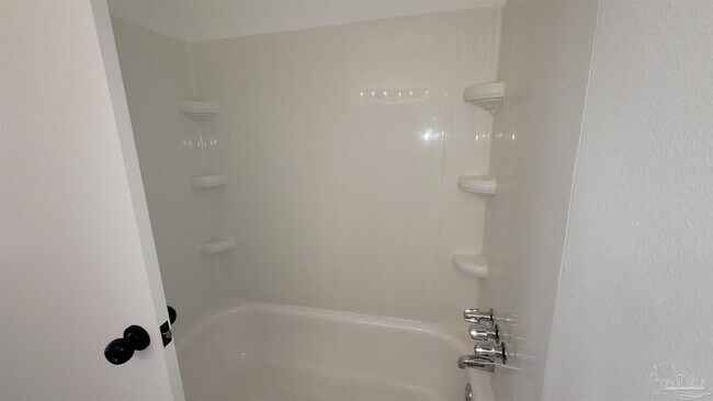 Building Photo - 846 Esconditas Pl