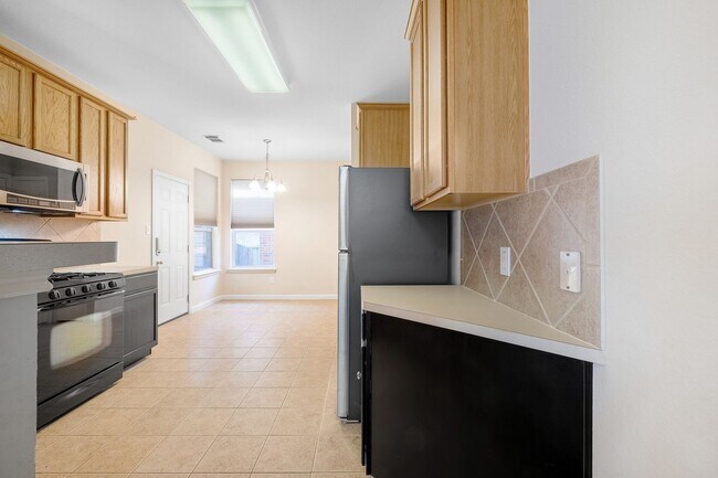 Building Photo - 1726 Rosenborough Ln S