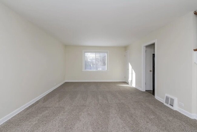 Building Photo - 9320 S 54th Ct