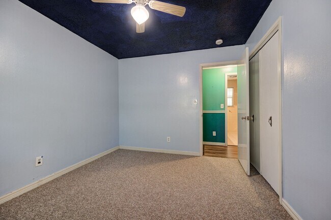 Building Photo - 6004 NW 27th St