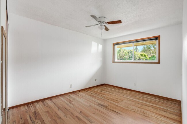 Building Photo - Charming 3 bed, 1.5 bath rental home in Milwaukie!