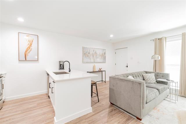 Building Photo - 606 N Marsalis Ave