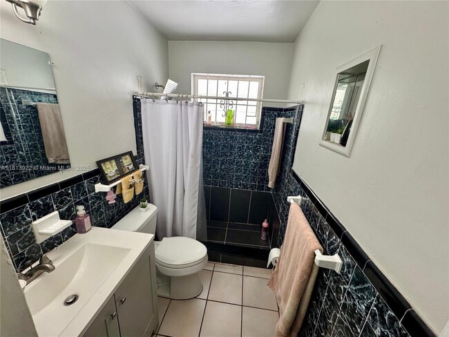 Building Photo - 421 SW 31st Ave