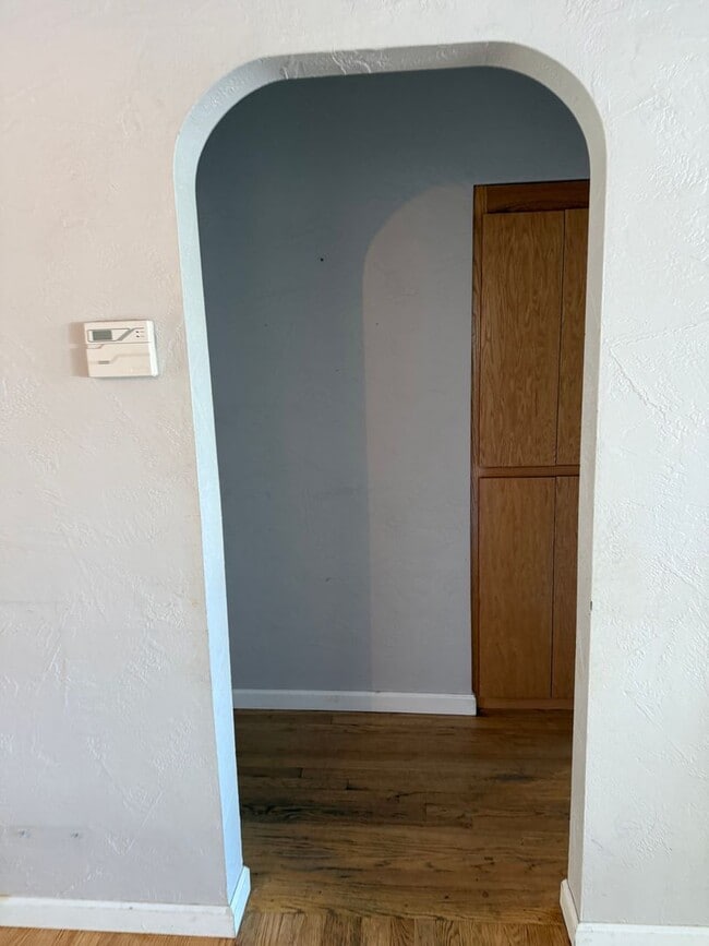 Building Photo - 3-bedroom, 2-bathroom home located in the desirable Garden Tract Subdivision