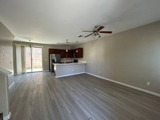 Building Photo - Highly desired neighborhood