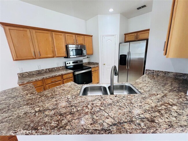 Building Photo - 6658 S Goldenrod Rd