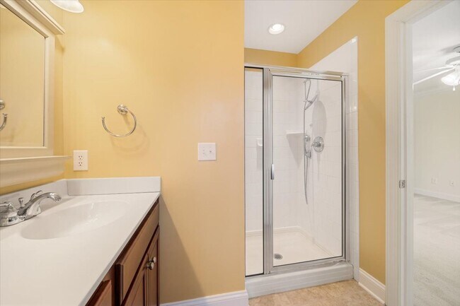 Building Photo - 1938 Tudor Court