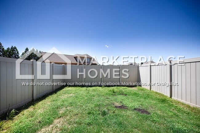 Building Photo - 1015 Ashenbury Park