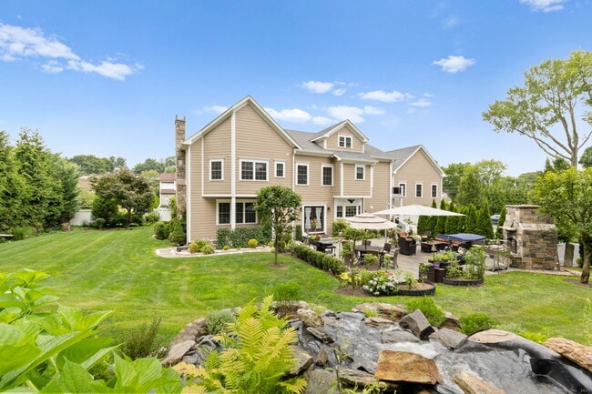 Building Photo - 354 Oaklawn Ave
