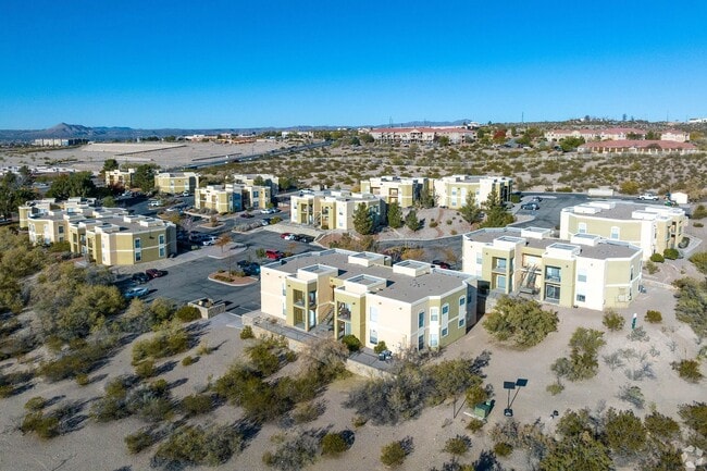 Building Photo - Cuestas