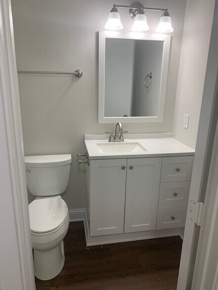 Building Photo - 3326 Lupine Dr