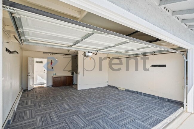 Building Photo - 37789 Essanay Pl