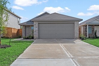 Building Photo - 1525 San Sebastien Dr