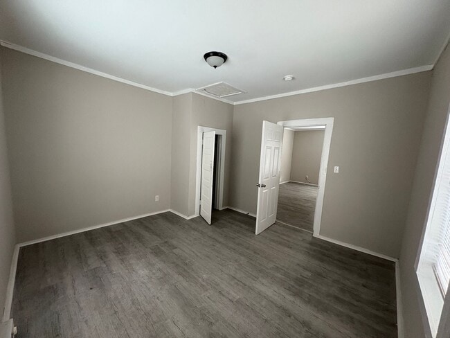 Building Photo - $875, 1bd/1ba + bonus room - High Point!