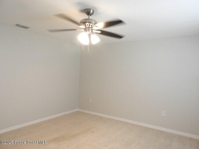Building Photo - 690 San Filippo Dr SE