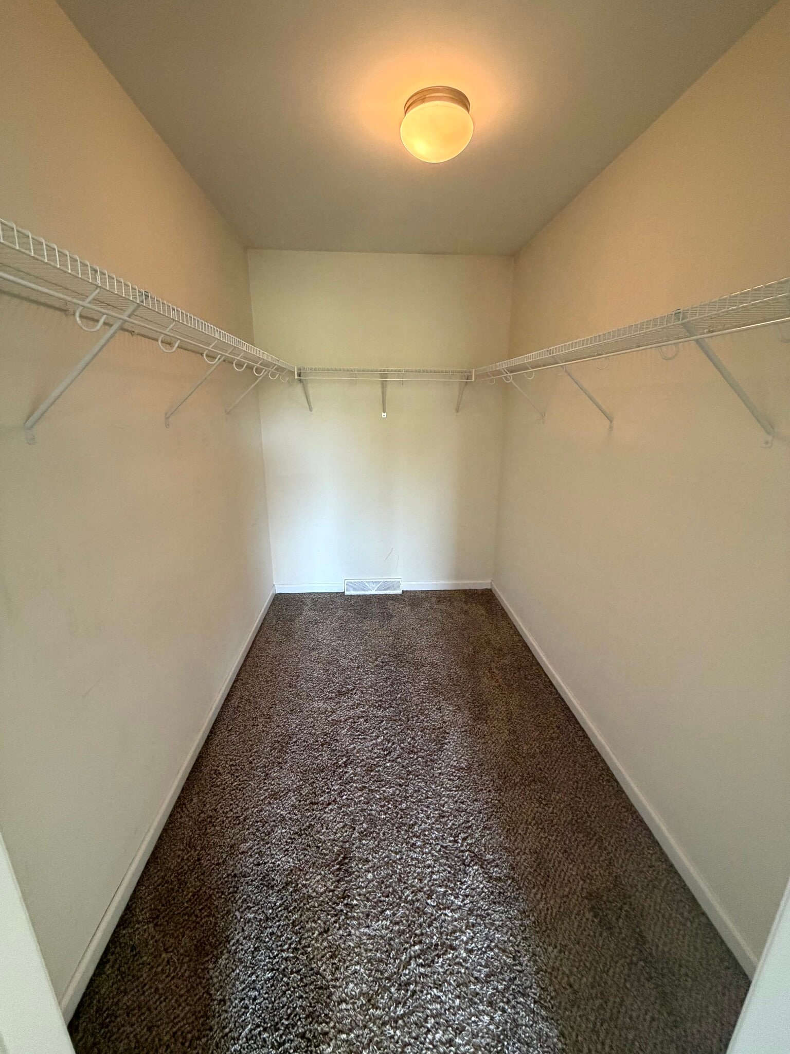 Building Photo - 1204 Admirals Walk Dr